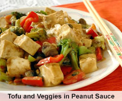 Tofu and Veggies in Peanut Sauce